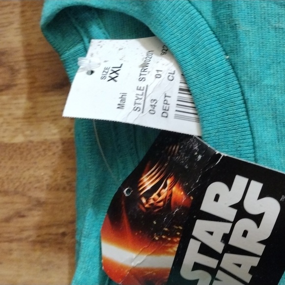 NWT 2012 Unisex R2D2 Shirt - Picture 2 of 2